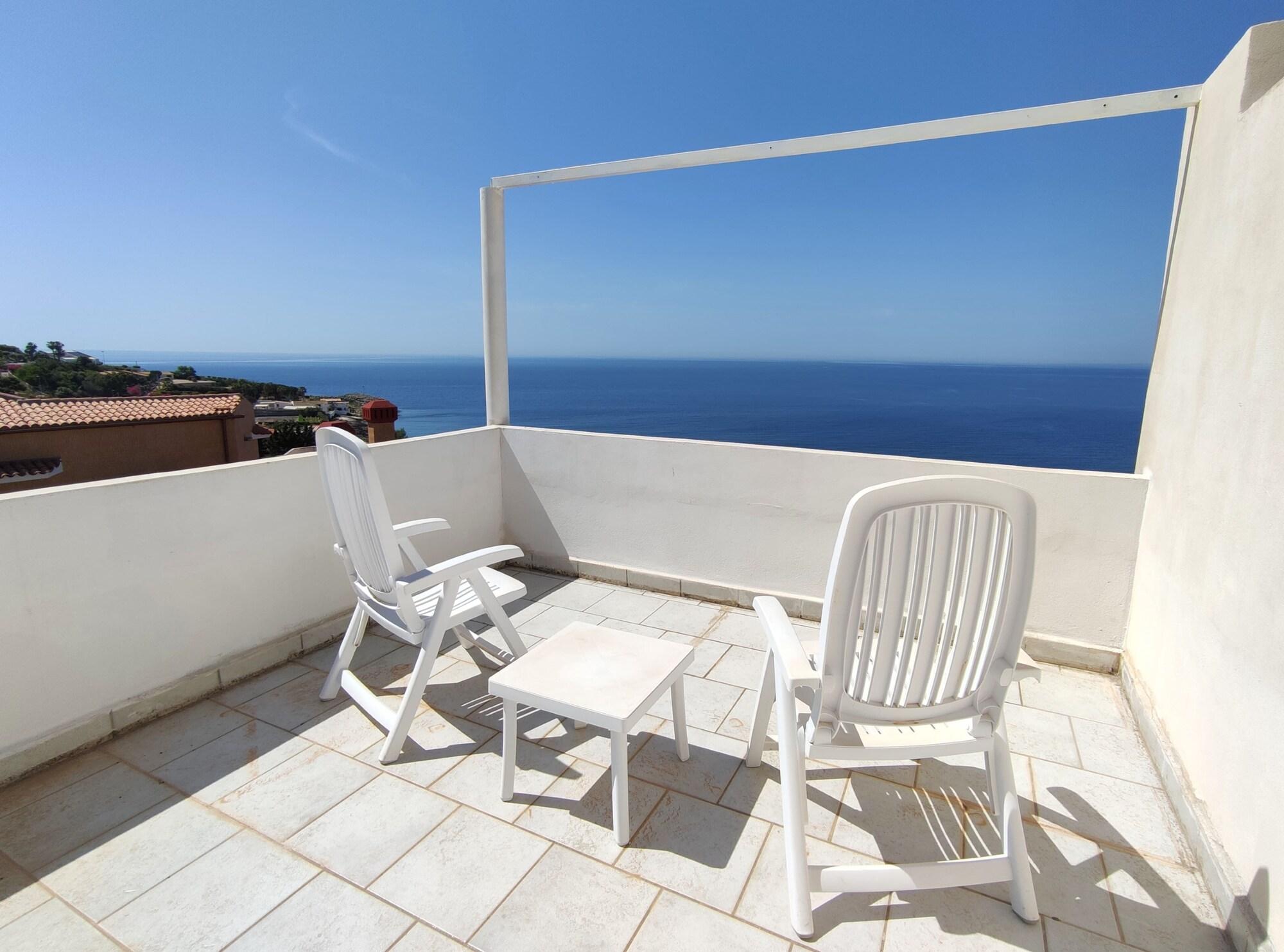 Aparthotel La Rosa Sul Mare 4*